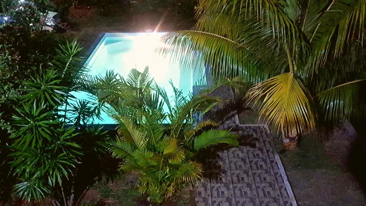 Aux Plaisirs De La Vie Chambre Chez L Habitant Flic en Flac Екстер'єр фото